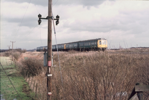 Diesel multiple unit at Chat Moss